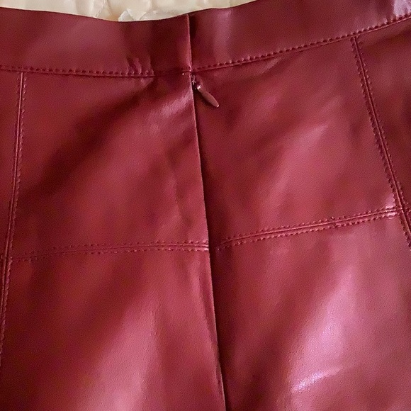 Beautiful Red Faux Leather Dennis Basso NWOT ❤️ - Picture 7 of 7
